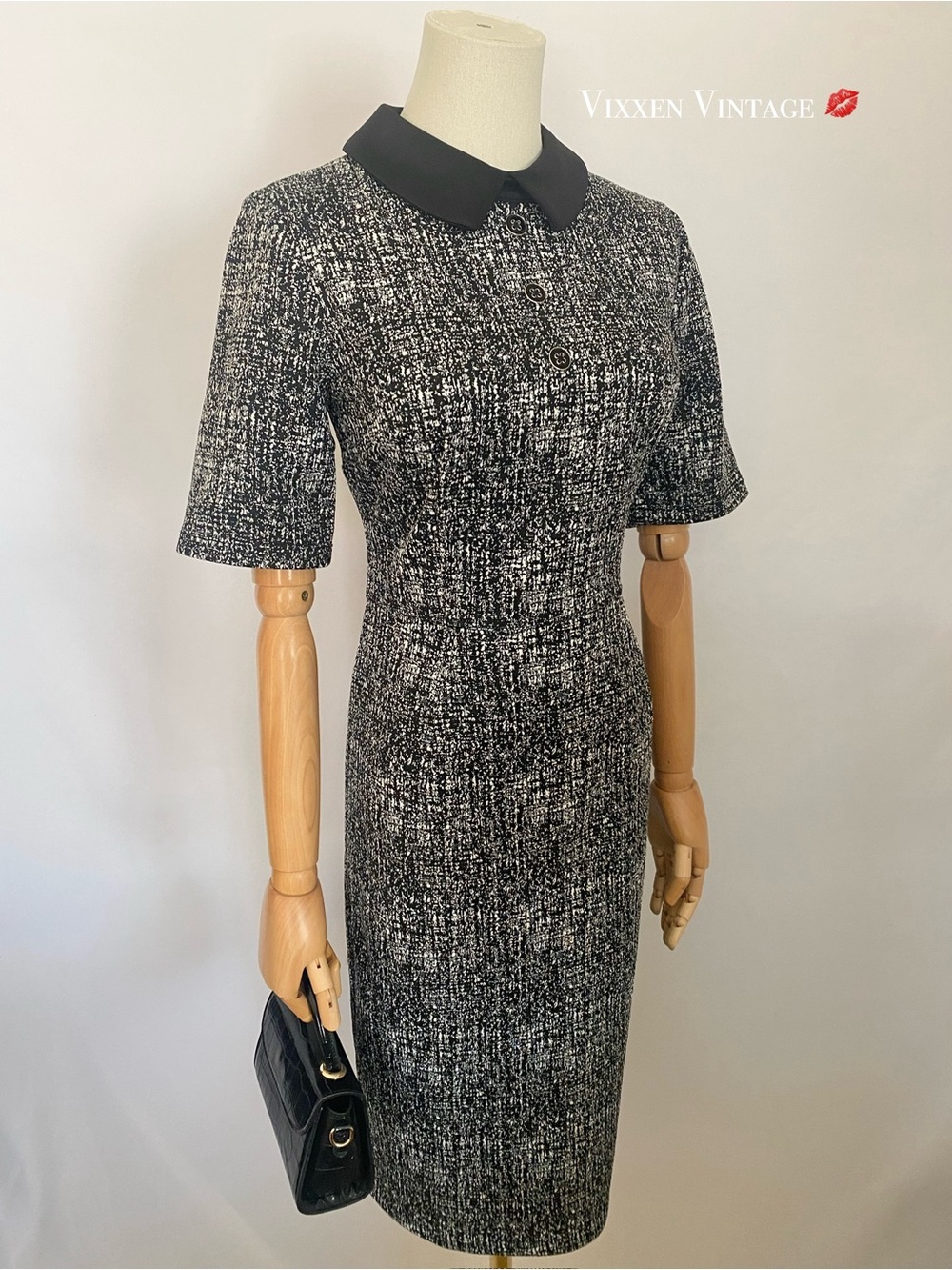 STELLA & JULIE SHORT SLEEVE PETER PAN COLLARED SHEATH DRESS IN BLACK/WHITE